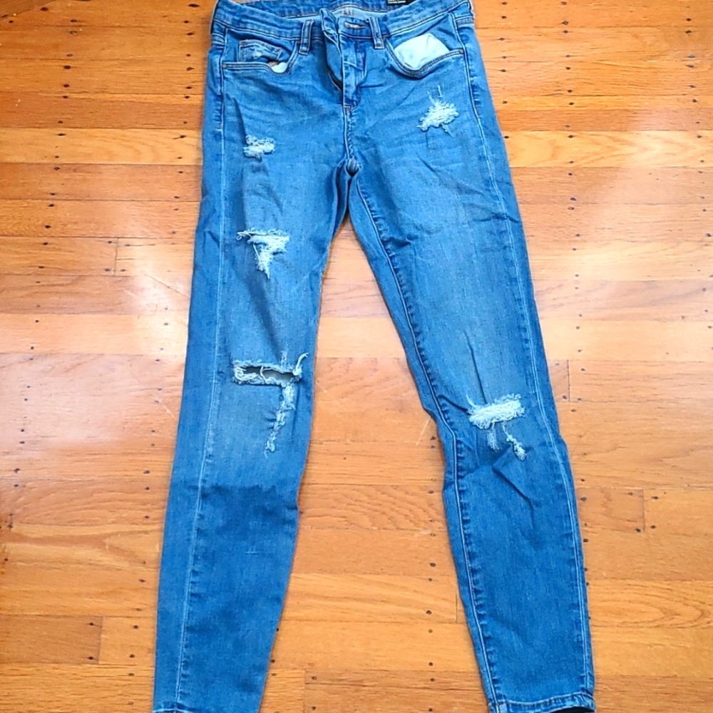 BLANK NYC RIPPED SKINNY JEANS